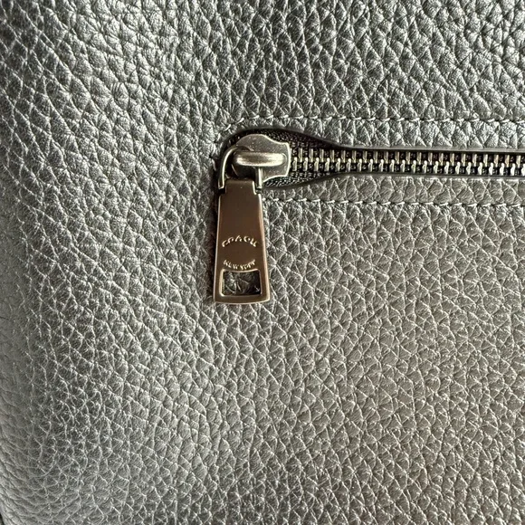 Coach Cary Shoulder Bag Gunmetal - Picture 3 of 16